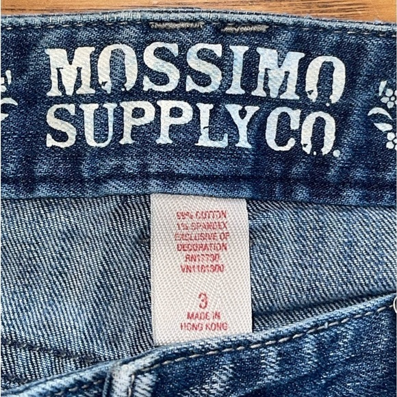 Mossimo Supply Bermuda Capri, slightly distressed coloring. Size3 GUC - Picture 5 of 5